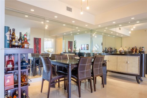 Condo in Aventura, Florida, 2 bedrooms  № 1232879 - photo 10