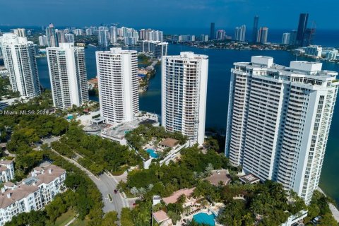 Condominio en venta en Aventura, Florida, 2 dormitorios, 162.58 m2 № 1232879 - foto 1