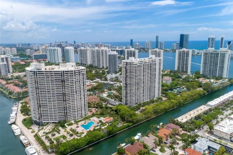 Condo in Aventura, Florida, 2 bedrooms  № 1232879 - photo 2