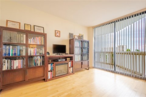 Condo in Aventura, Florida, 2 bedrooms  № 1232879 - photo 23