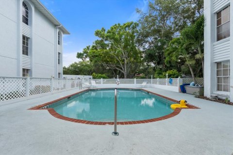 Condo in Bradenton, Florida, 1 bedroom  № 1261911 - photo 25