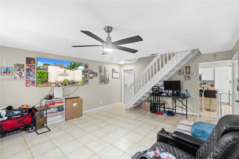 Touwnhouse à vendre à North Lauderdale, Floride: 3 chambres, 130.34 m2 № 1360732 - photo 18