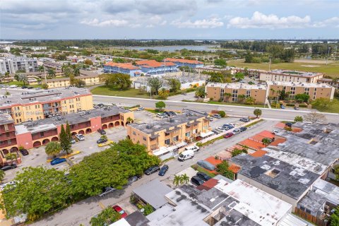 Condo in Hialeah, Florida, 2 bedrooms  № 1360783 - photo 25