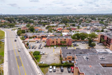 Condo in Hialeah, Florida, 2 bedrooms  № 1360783 - photo 22