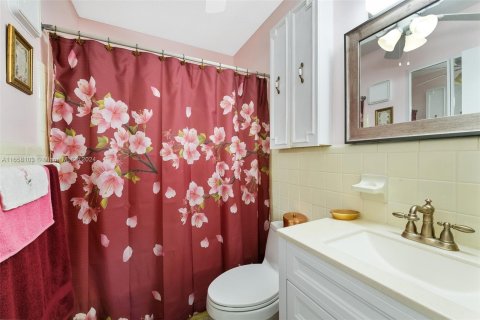 Condo in Fort Lauderdale, Florida, 1 bedroom  № 1360729 - photo 9