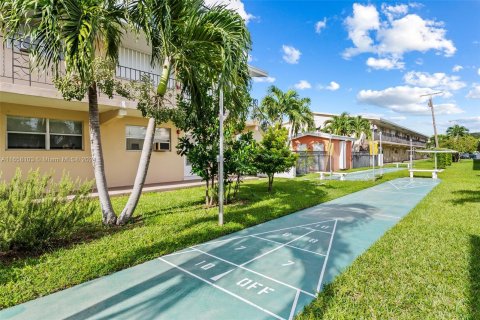 Condo in Fort Lauderdale, Florida, 1 bedroom  № 1360729 - photo 15