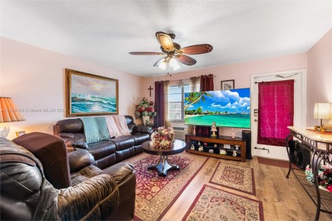 Condo in Fort Lauderdale, Florida, 1 bedroom  № 1360729 - photo 5