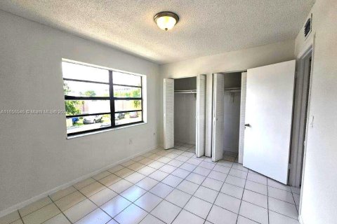 Copropriété à louer à Miami, Floride: 2 chambres, 74.88 m2 № 1360781 - photo 19