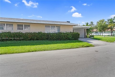 Villa ou maison à louer à Hollywood, Floride: 2 chambres, 92.9 m2 № 1360782 - photo 3