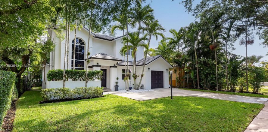 House in Coral Gables, Florida 4 bedrooms, 189.43 sq.m. № 1187369