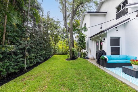 House in Coral Gables, Florida 4 bedrooms, 189.43 sq.m. № 1187369 - photo 7