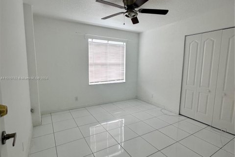 House in Dania Beach, Florida 3 bedrooms, 179.86 sq.m. № 936383 - photo 22