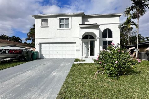 Casa en venta en Dania Beach, Florida, 3 dormitorios, 179.86 m2 № 936383 - foto 2