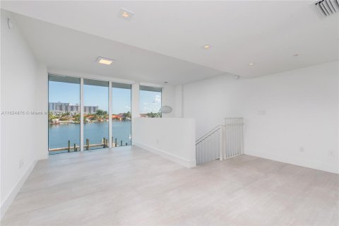 Terreno en venta en Sunny Isles Beach, Florida № 1271258 - foto 10