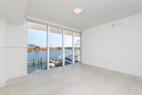 Terreno en venta en Sunny Isles Beach, Florida № 1271258 - foto 7