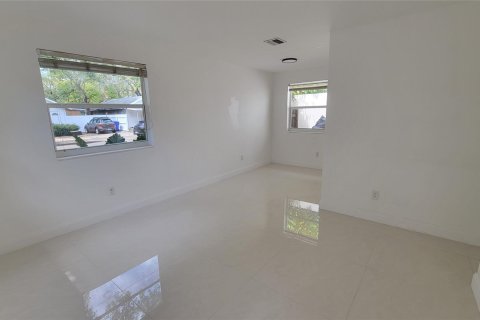 Immobilier commercial à vendre à Miami, Floride: 141.03 m2 № 1103281 - photo 14