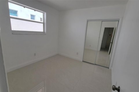 Immobilier commercial à vendre à Miami, Floride: 141.03 m2 № 1103281 - photo 11