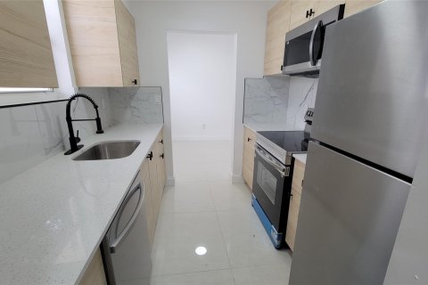 Immobilier commercial à vendre à Miami, Floride: 141.03 m2 № 1103281 - photo 15