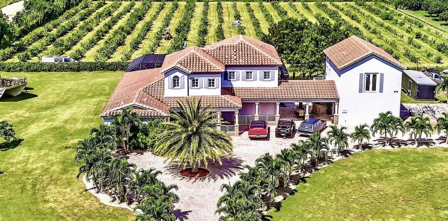 Villa ou maison à Homestead, Floride 5 chambres, 366.5 m2 № 771468