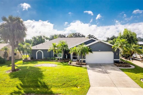 Villa ou maison à vendre à Port Charlotte, Floride: 3 chambres, 175.49 m2 № 1383377 - photo 2