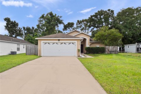 Villa ou maison à vendre à Orlando, Floride: 3 chambres, 116.96 m2 № 1383407 - photo 1