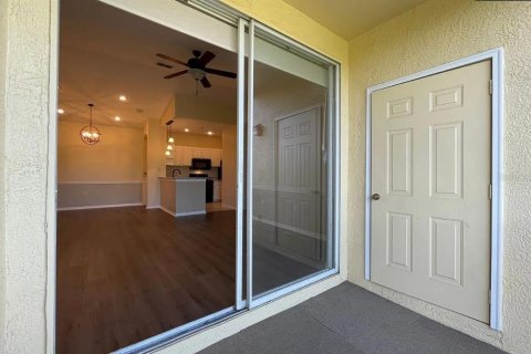 Condo in Maitland, Florida, 2 bedrooms  № 1341917 - photo 11