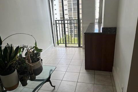 Copropriété à vendre à Sunny Isles Beach, Floride: 2 chambres, 83.05 m2 № 1103699 - photo 4