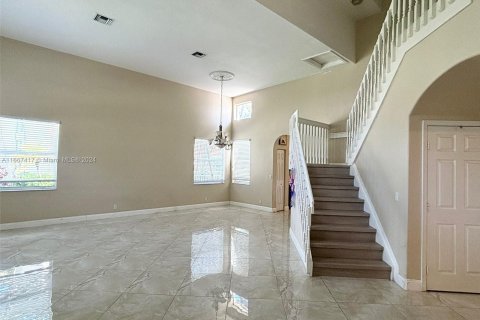 House in Coral Springs, Florida 4 bedrooms, 237.46 sq.m. № 1383027 - photo 7