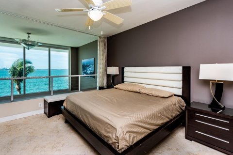 Condo in Miami Beach, Florida, 2 bedrooms  № 1382990 - photo 14