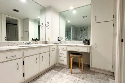 Condo in Fort Lauderdale, Florida, 2 bedrooms  № 1118227 - photo 16