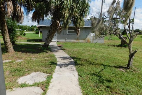 House in Punta Gorda, Florida 2 bedrooms, 150.5 sq.m. № 1342830 - photo 19