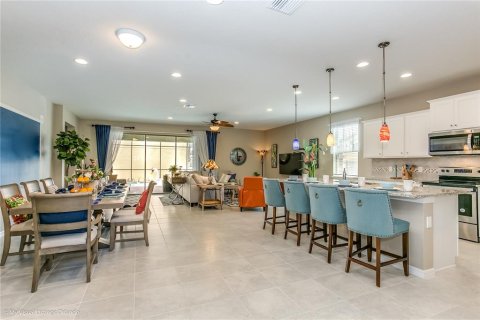 Villa ou maison à vendre à Kissimmee, Floride: 8 chambres, 375.42 m2 № 1342829 - photo 5