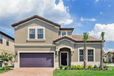 House in Kissimmee, Florida 8 bedrooms, 375.42 sq.m. № 1342829 - photo 1