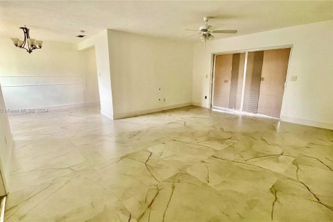 Villa ou maison à vendre à Pembroke Pines, Floride: 2 chambres, 108.14 m2 № 1306470 - photo 30