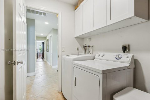 Casa en venta en Coral Springs, Florida, 3 dormitorios, 155.15 m2 № 1234772 - foto 17