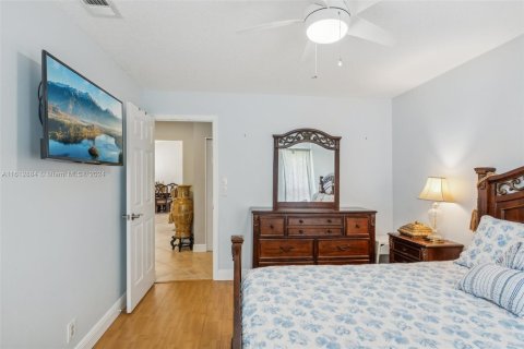 Купить виллу или дом в Корал-Спрингс, Флорида 3 спальни, 155.15м2, № 1234772 - фото 19