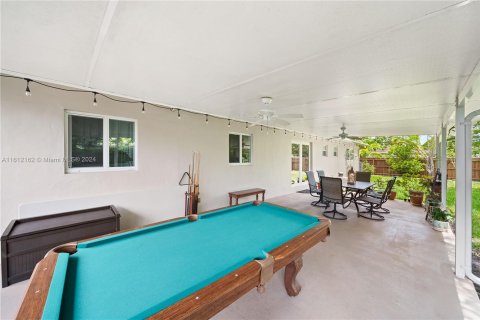 House in Miami, Florida 4 bedrooms, 134.06 sq.m. № 1234695 - photo 20