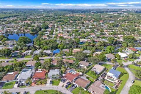 House in Fort Lauderdale, Florida 3 bedrooms, 171.31 sq.m. № 1374272 - photo 5