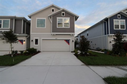 Townhouse in Land O' Lakes, Florida 3 bedrooms, 199.46 sq.m. № 1315202 - photo 1