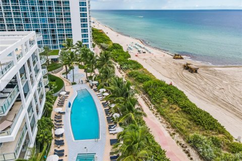 Copropriété à vendre à Miami Beach, Floride: 1 chambre, 61.5 m2 № 1378765 - photo 2