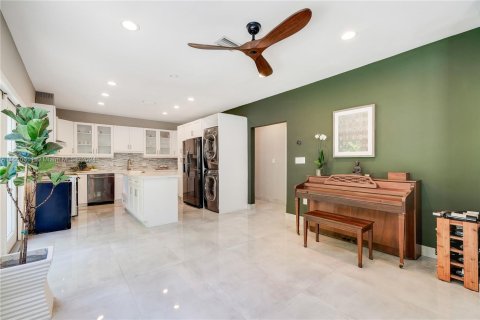 Casa en venta en Miami, Florida, 3 dormitorios, 135.27 m2 № 1378683 - foto 18