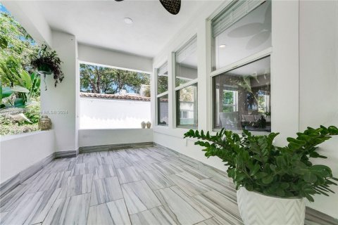 Casa en venta en Miami, Florida, 3 dormitorios, 135.27 m2 № 1378683 - foto 11