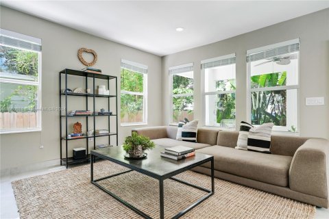 Casa en venta en Miami, Florida, 3 dormitorios, 135.27 m2 № 1378683 - foto 16