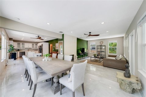 Casa en venta en Miami, Florida, 3 dormitorios, 135.27 m2 № 1378683 - foto 3