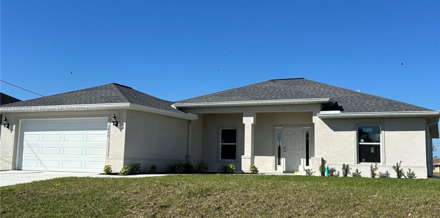 House in Cape Coral, Florida 4 bedrooms № 1081246