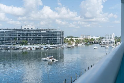 Copropriété à vendre à Miami Beach, Floride: 74.41 m2 № 1319333 - photo 17