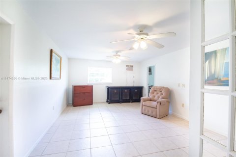 House in Homestead, Florida 5 bedrooms, 250.46 sq.m. № 784760 - photo 15