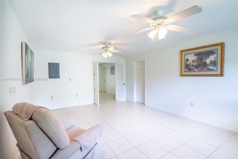 Villa ou maison à vendre à Homestead, Floride: 5 chambres, 250.46 m2 № 784760 - photo 17