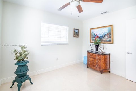 Casa en venta en Homestead, Florida, 5 dormitorios, 250.46 m2 № 784760 - foto 26