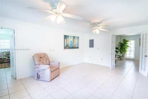 Casa en venta en Homestead, Florida, 5 dormitorios, 250.46 m2 № 784760 - foto 16